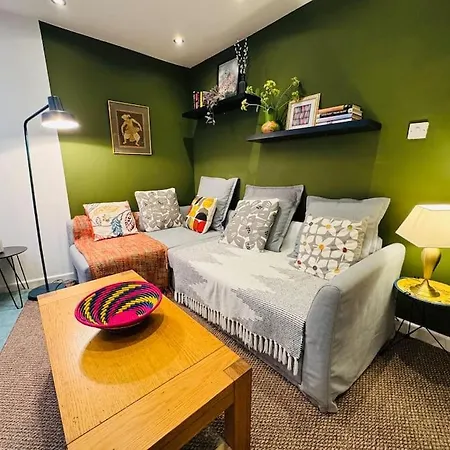 Private Studio Apart Sleeps 4 Birmingham Exterior photo