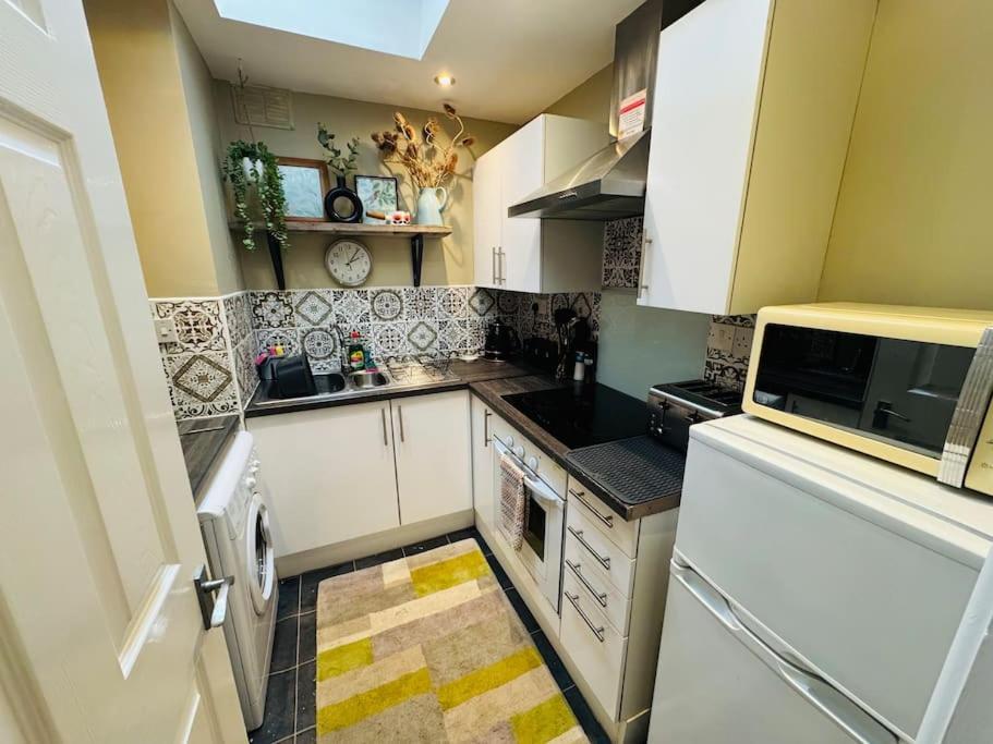 Apartment Private Sleeps 4 Birmingham